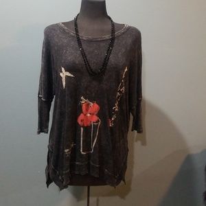 Jess & Jane distressed T Shirt sz M